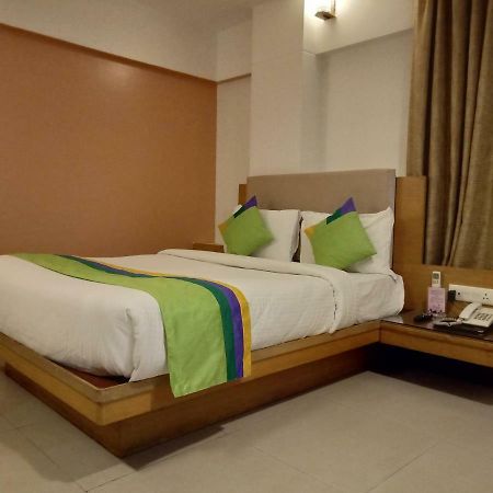 Treebo Trend Hotel Basera Pune Luaran gambar