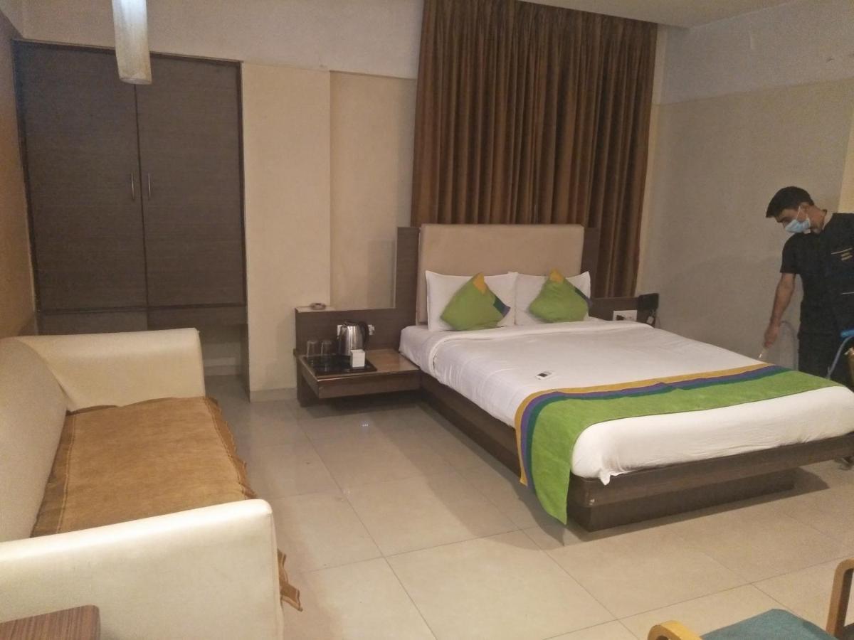 Treebo Trend Hotel Basera Pune Luaran gambar