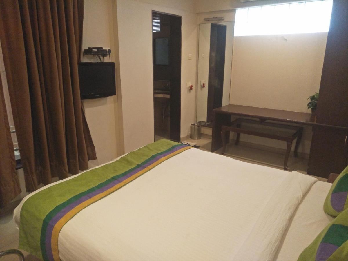 Treebo Trend Hotel Basera Pune Luaran gambar