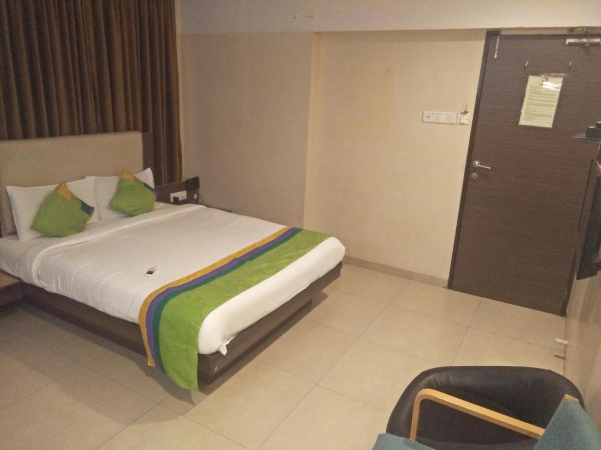 Treebo Trend Hotel Basera Pune Luaran gambar