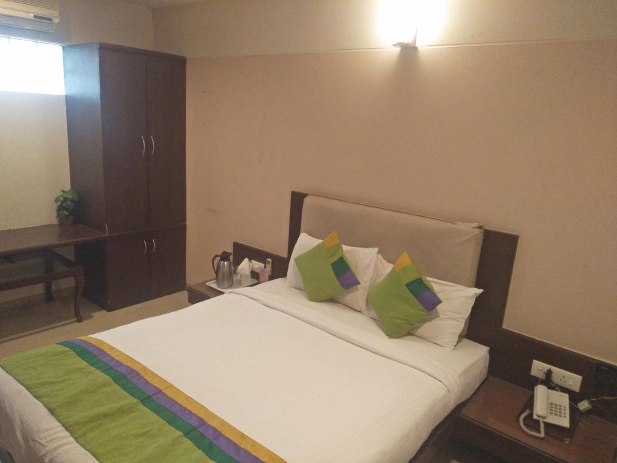 Treebo Trend Hotel Basera Pune Luaran gambar