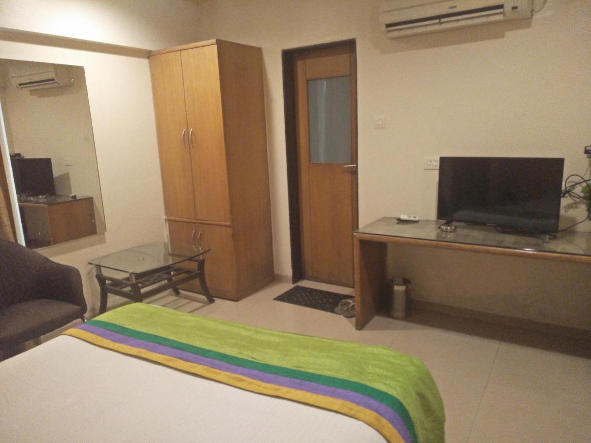 Treebo Trend Hotel Basera Pune Luaran gambar