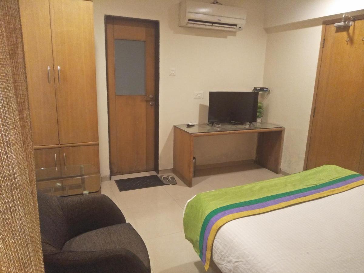 Treebo Trend Hotel Basera Pune Luaran gambar