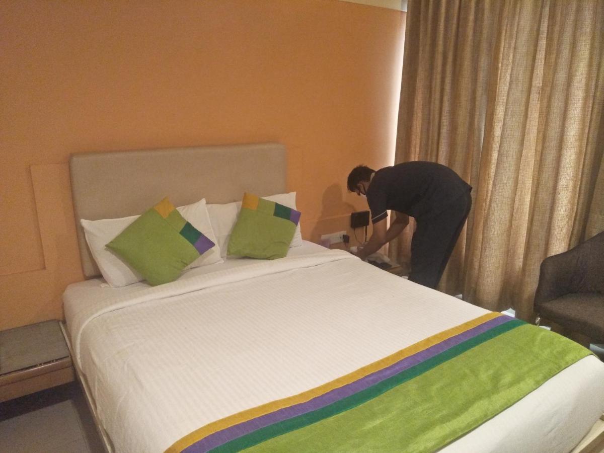 Treebo Trend Hotel Basera Pune Luaran gambar