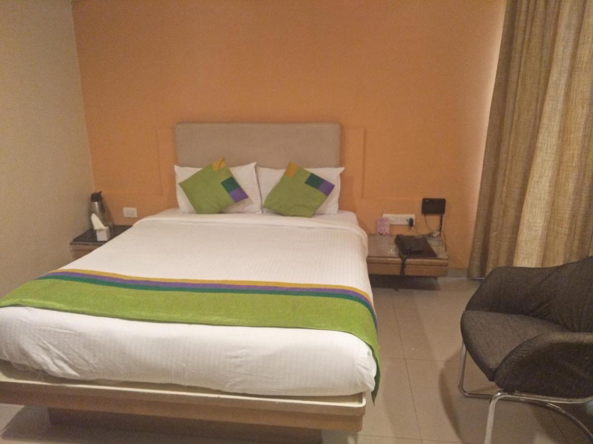 Treebo Trend Hotel Basera Pune Luaran gambar