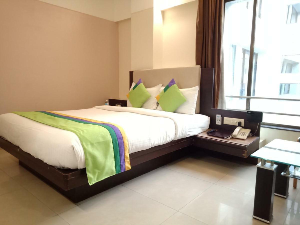 Treebo Trend Hotel Basera Pune Luaran gambar