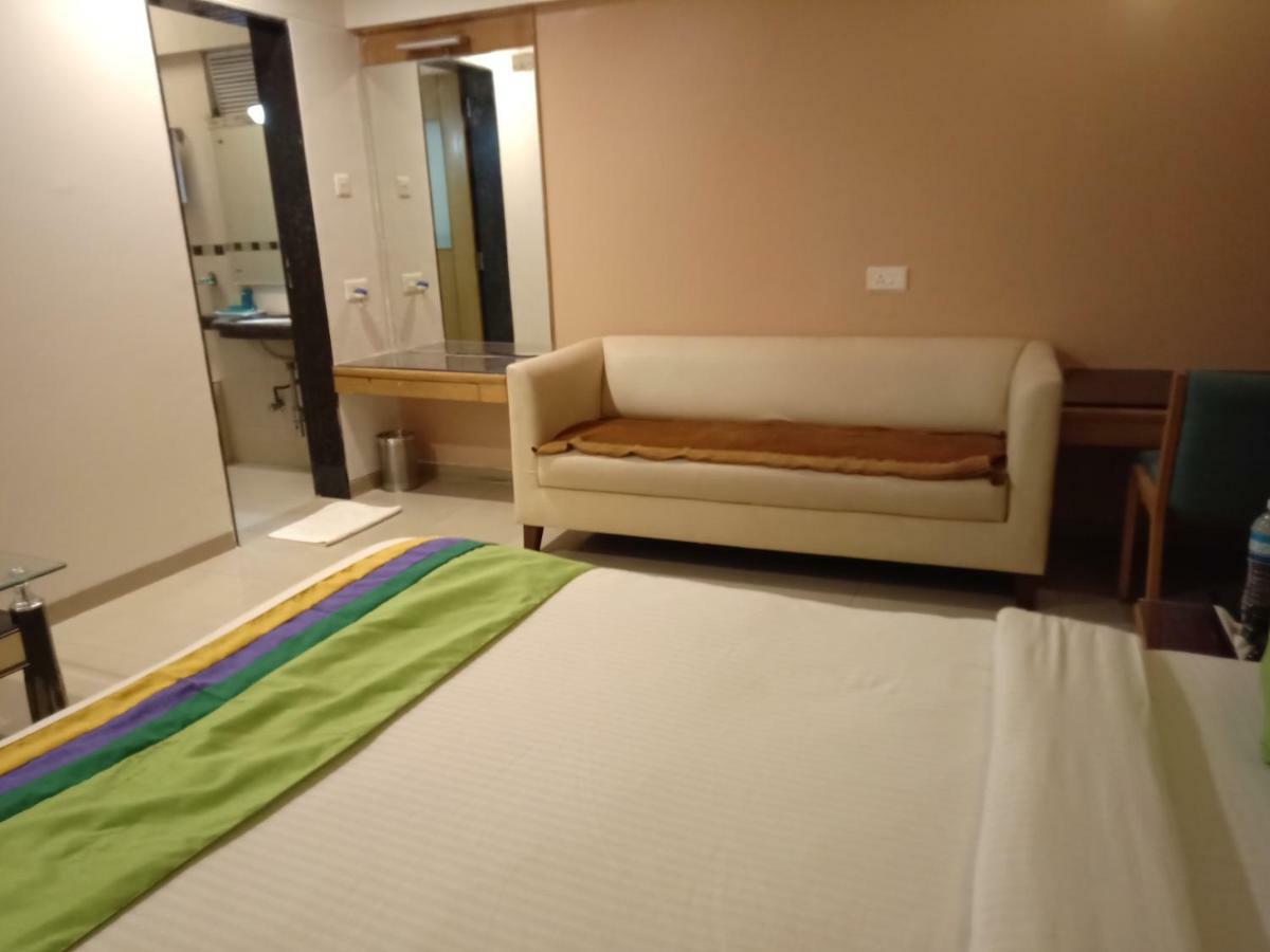 Treebo Trend Hotel Basera Pune Luaran gambar