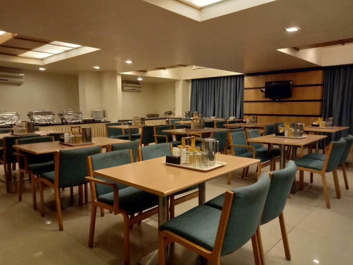 Treebo Trend Hotel Basera Pune Luaran gambar