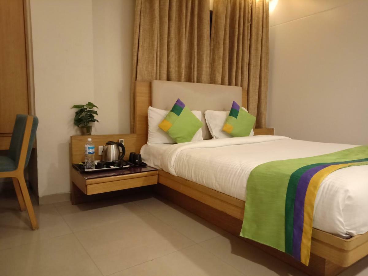 Treebo Trend Hotel Basera Pune Luaran gambar