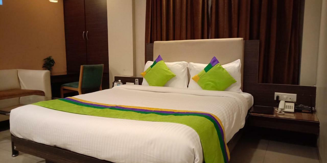 Treebo Trend Hotel Basera Pune Luaran gambar