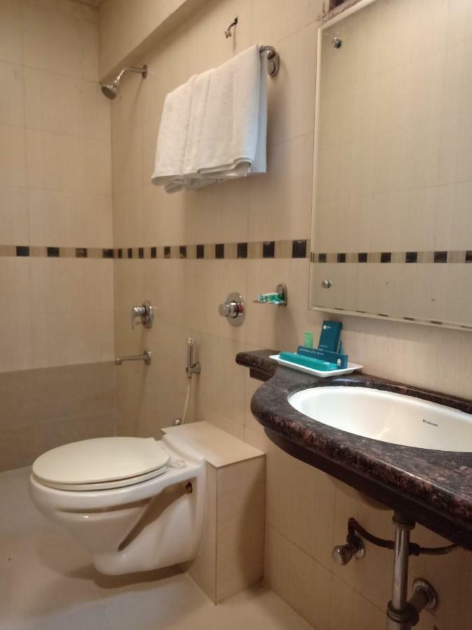 Treebo Trend Hotel Basera Pune Luaran gambar
